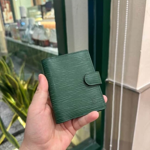 Louis Vuitton Green Epi phone book card holder **RARE** - Picture 6 of 16